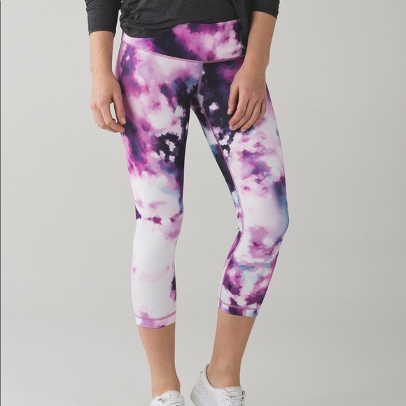 lululemon athletica Pants - Lululemon Wunder Under Crop in Blooming Pixie